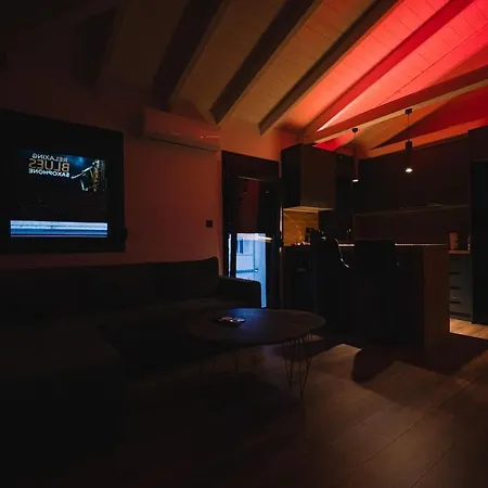 Choros Kings Loft * Larissa