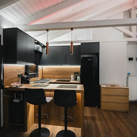 Choros Kings Loft * Larissa